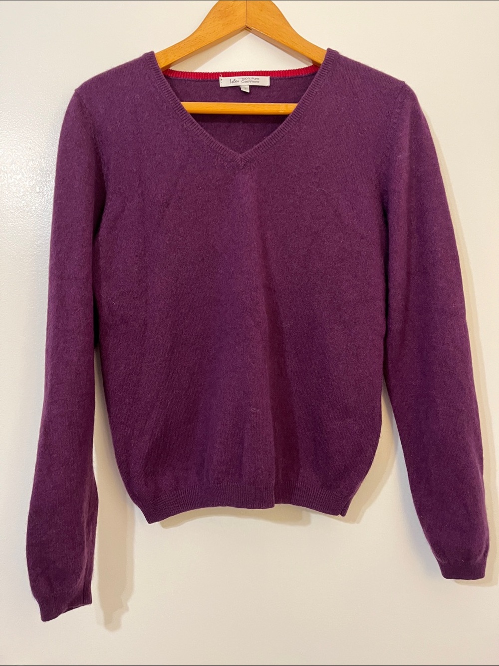 Classic V-Neck Cashmere Sweater in Deep Purple